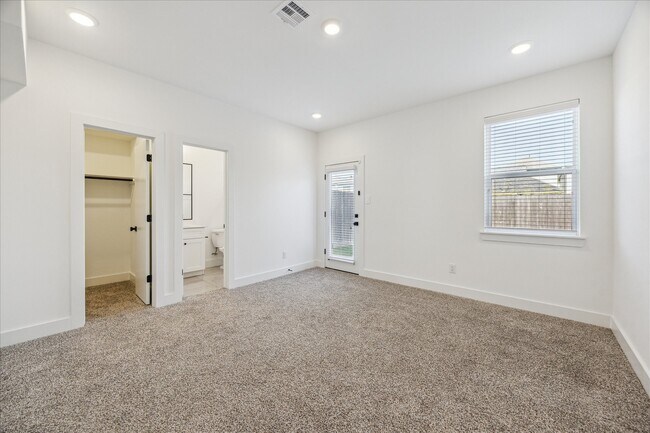 Building Photo - 4854 Brinkman St