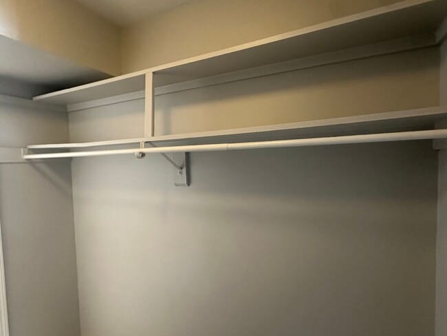 Building Photo - Move-In Ready 2BR/1BA Condo in Cardinal Forest