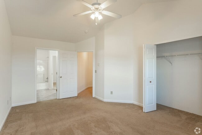 Building Photo - 4180 Pine Dr