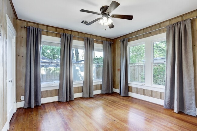 Building Photo - 530 Frasier St