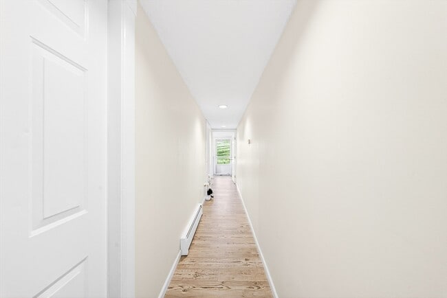 Building Photo - 82 Camelot Dr