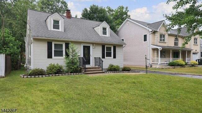 Building Photo - 1751 Mountain Ave