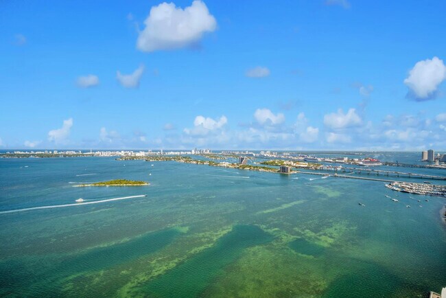 Building Photo - 700 NE Miami Pl