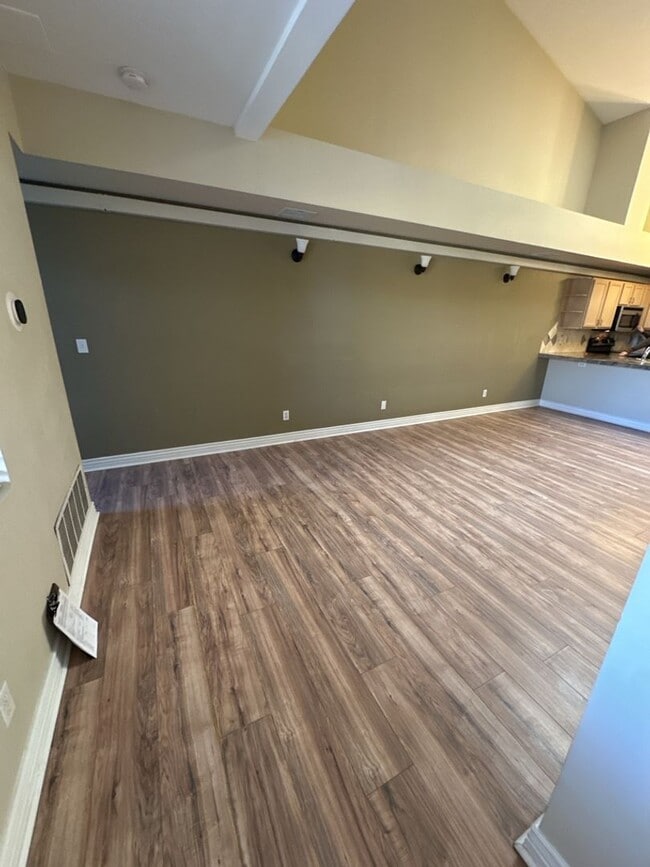 Building Photo - 2800 W Centennial Dr
