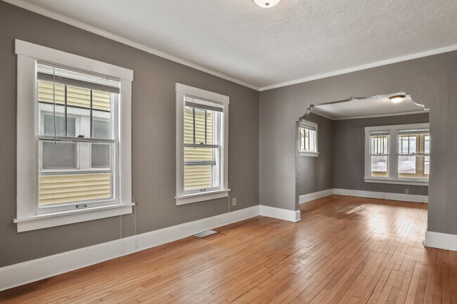 Building Photo - 117 N 1st St