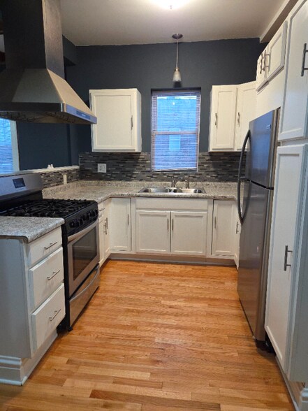 Building Photo - 6632 S University Ave