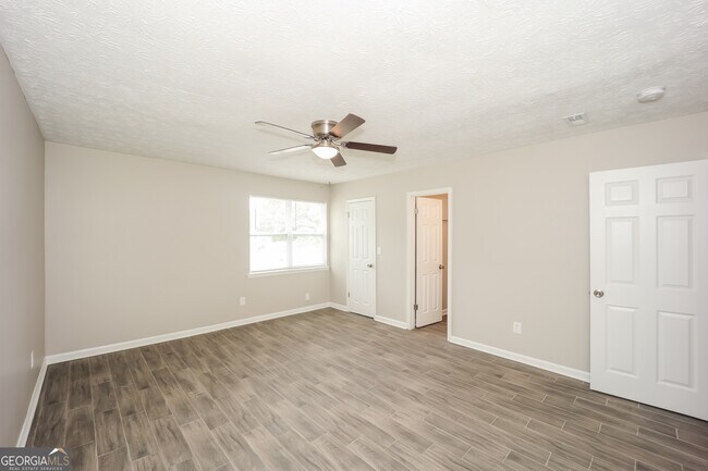 Building Photo - 1017 Lombardy Way