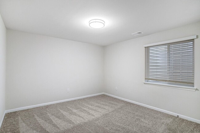 Building Photo - 404 Constellation Ln