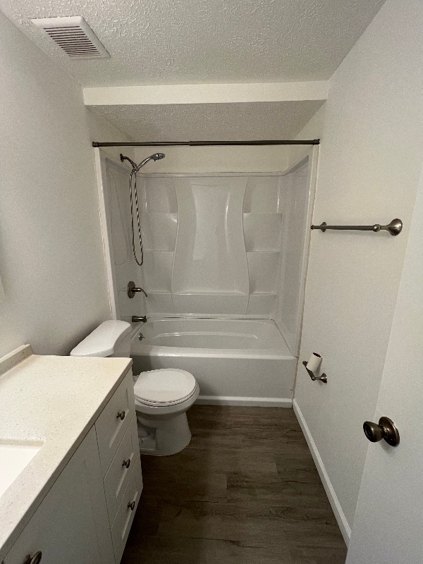 Building Photo - 4312 Mesa Dr