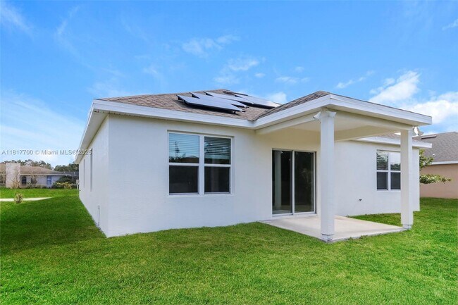 Building Photo - 2088 SW Leafy Rd