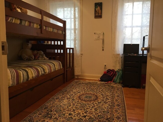 Building Photo - 215 S Quince St