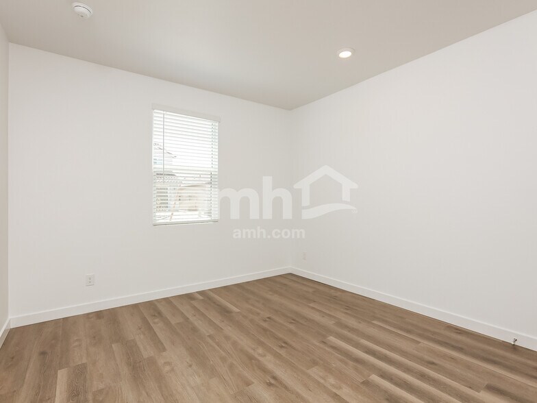 Building Photo - 12286 Thunder Creek Pky