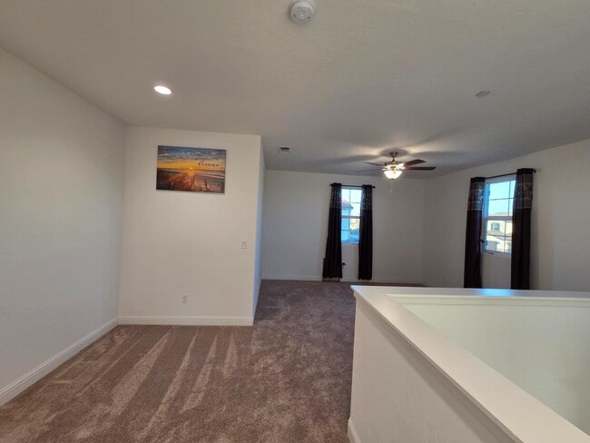 Building Photo - 705 Skansen St
