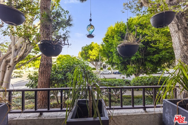 Building Photo - 8110 Manitoba St