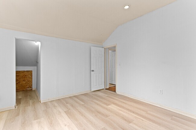 Building Photo - 7645 Fisher Ave