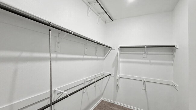 Building Photo - 16617 Hidden Cove Dr