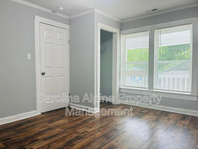 Building Photo - 409 Orange St