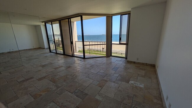 Building Photo - Oceanview 1 Bedroom with Beach Access for ...