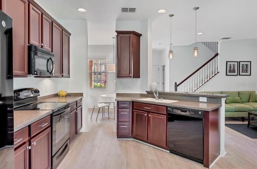Kitchen - 8111 Villa Grande Ct