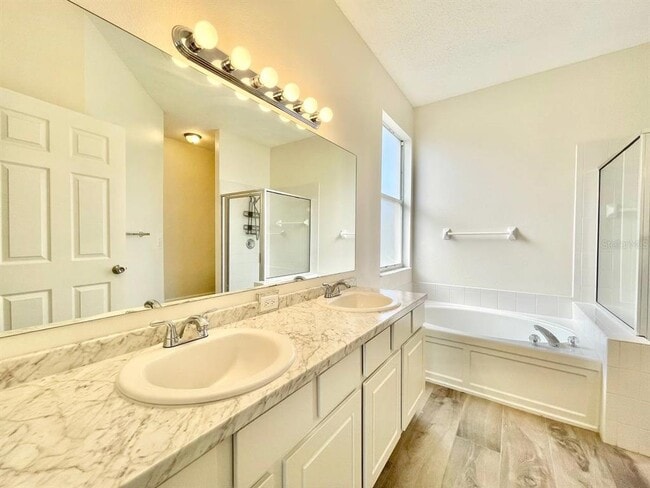 Building Photo - 18417 Meadow Blossom Ln