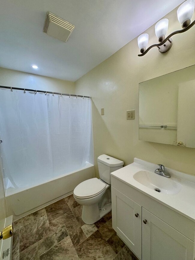 Building Photo - Apartment for Rent