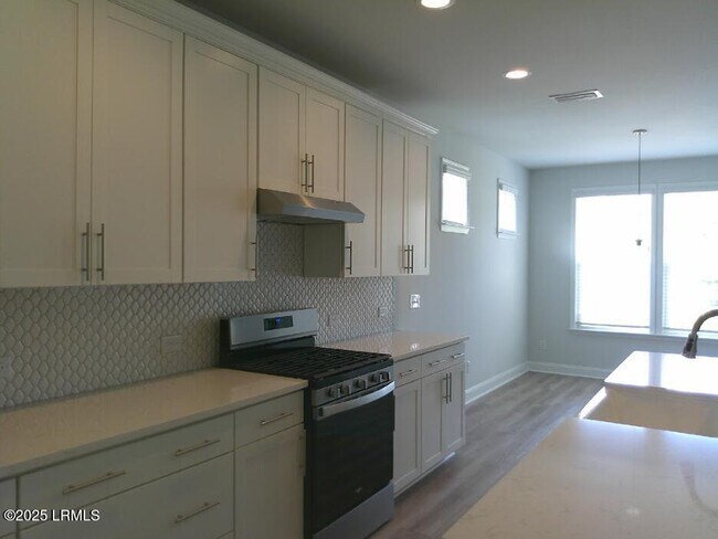 Building Photo - 443 Crane Ct