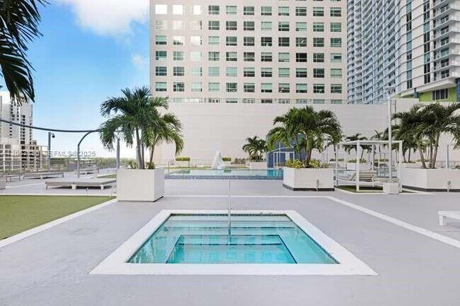 Building Photo - 690 SW 1st Ct