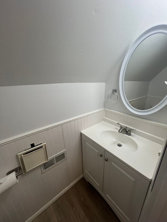 Building Photo - 5533 Southwest Ave