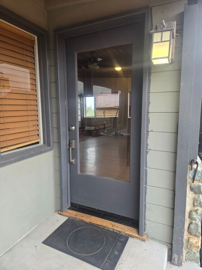 Building Photo - 1511 8th St