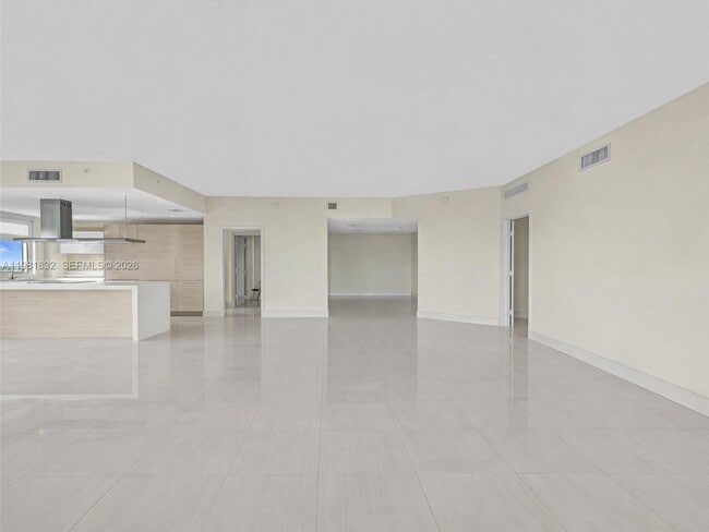 Building Photo - 17301 Biscayne Blvd