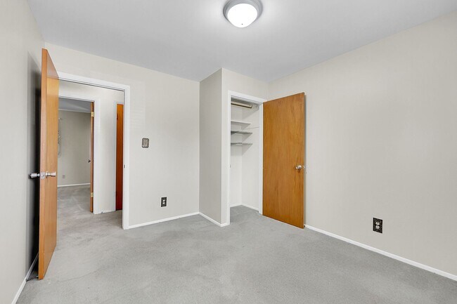 Building Photo - 4220 Edwinstowe Ave