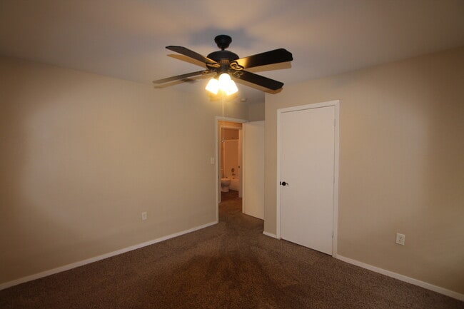 Building Photo - COMING SOON-Spacious 3 Bedroom in Whitehouse!