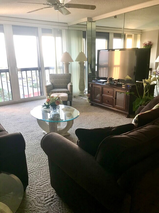 Building Photo - 255 Dolphin Point