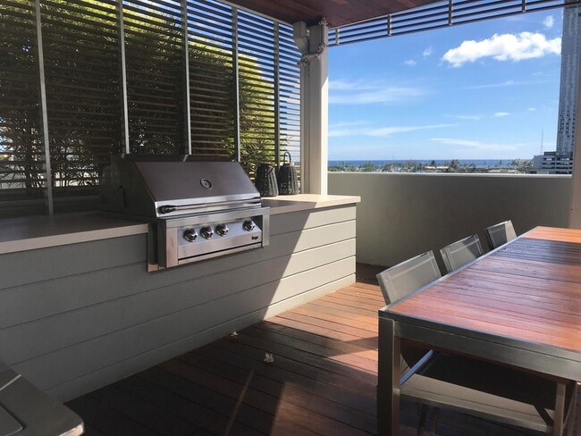 Building Photo - End Unit |  Luxury Condo | The Symphony | 2 Bed 2 Bath 2 Parking