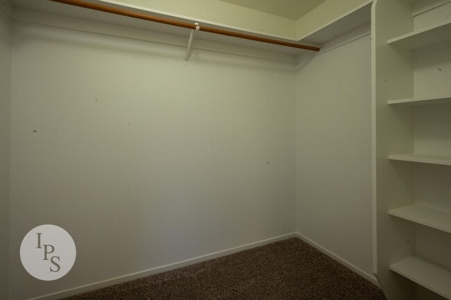 Building Photo - Gated Fresno NW Home, 3BR/2BA, in CUSD - L...