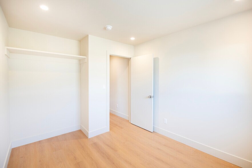 Building Photo - 4541 1/2 Melbourne Ave