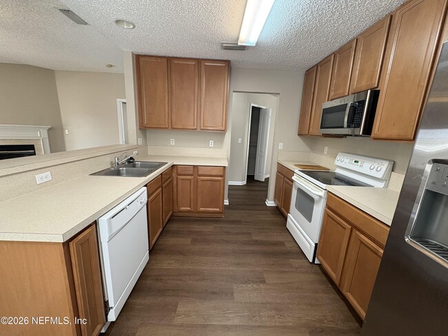 Building Photo - 2578 Carson Oaks Dr