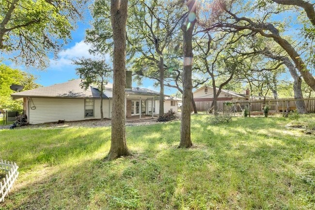 Building Photo - 2406 Sheri Oak Ln