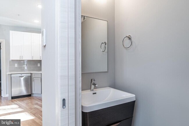 Building Photo - 2045 N College Ave