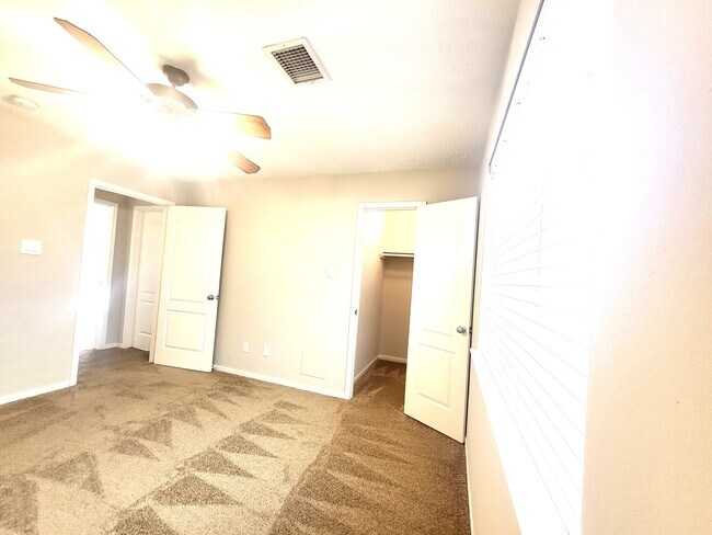 Building Photo - 7415 Hollister Ridge