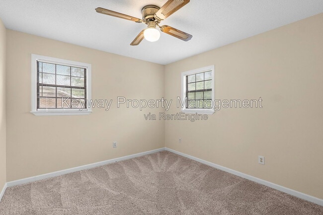 Building Photo - 3638 Karleen Rd
