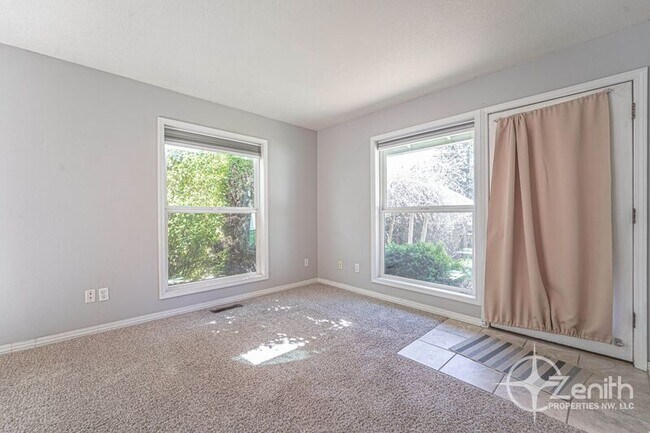 Building Photo - 2819 NE 54th St