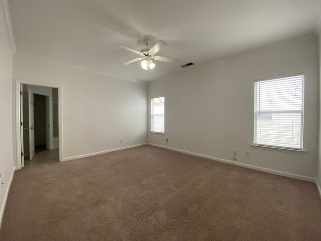 Building Photo - Home for rent in Hoover!!!! Available to V...