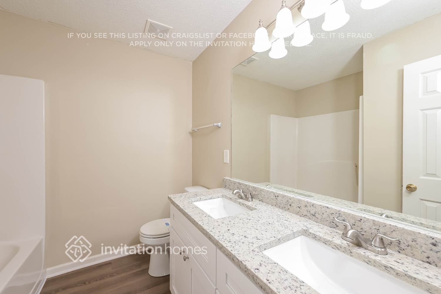 Building Photo - 3812 Rosebud Park Dr