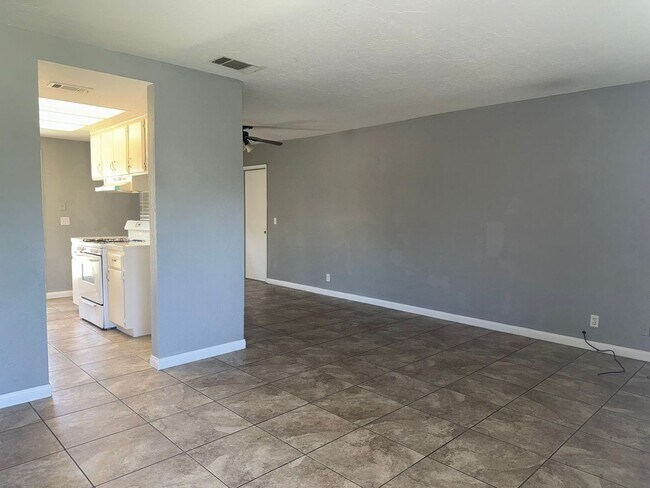Building Photo - 13340 Navajo Rd