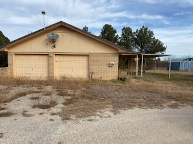 Building Photo - 1025 Hwy 83-84
