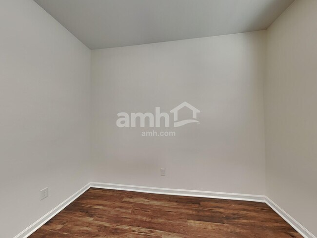 Building Photo - 125 Bur Oak Dr