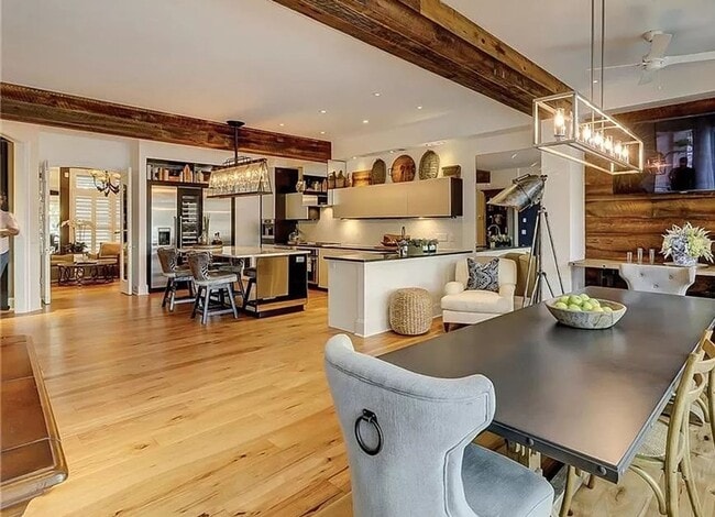 Building Photo - Spectacular Furnished Harbourfront Home in...