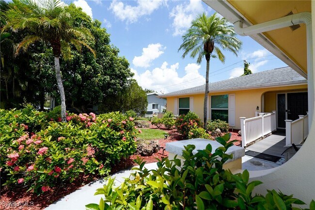 Building Photo - 1351 Oaklawn Ct