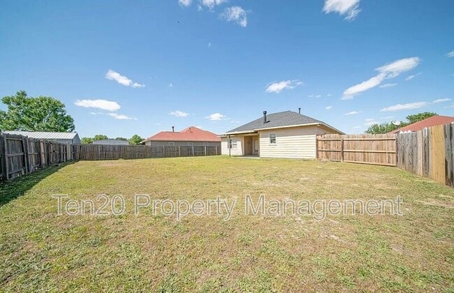 Building Photo - 3007 Longmont Ln